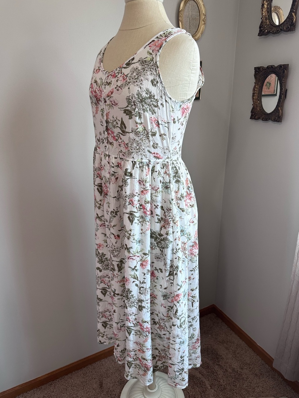 Frye Cream Floral Cottagecore Scoop-Neck Sleeveless Midi Dress with Pockets - Picture 3 of 7